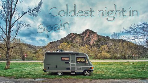 🇪🇸 The coldest night in Spain so far... | Van Life Spain