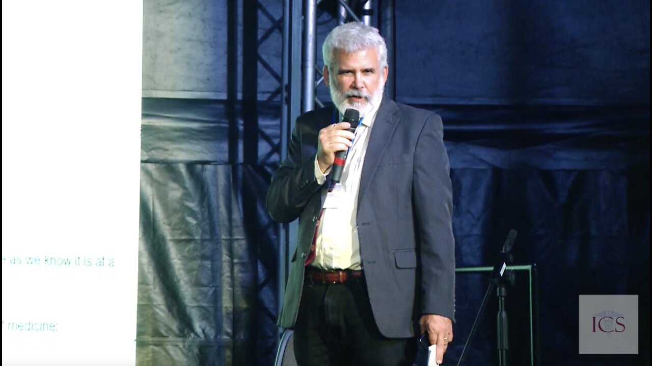 Dr. Robert Malone reads the Global Covid Summit Declaration