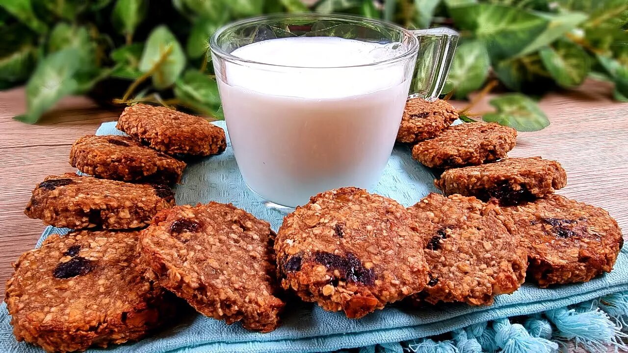 Guilt-free cookies with banana and oats! Gluten free, sugar free with only 4 ingredients!