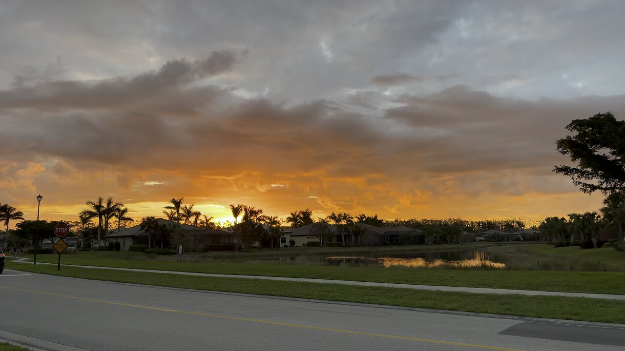 Sunset In Paradise 12/8/2022 (Widescreen) #4K #DolbyVision #HDR