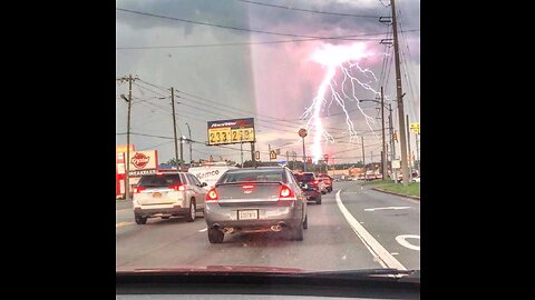 * [ Tom * Weird Lightning Looks Like SCHUMANN’S RESONANCE In Nature !!! ]