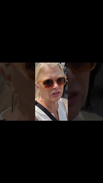 Accusing the Queen's Guard of not giving the Horse water and holding it hostage #horseguardsparade