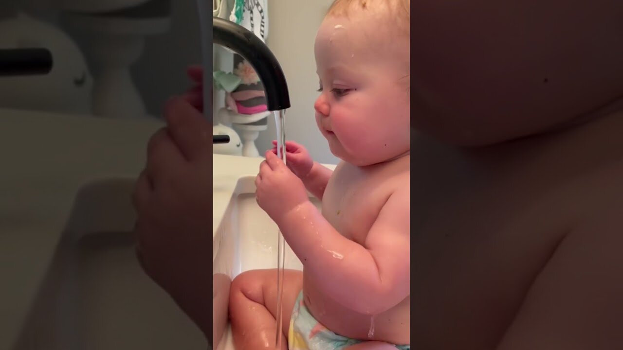 cute baby bathing video