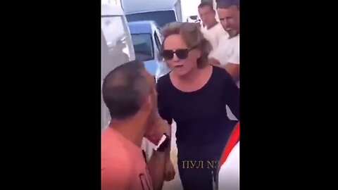 France - Fuel shortages continue as violence breaks out. Maximum purchase of 30 litres - 10-16-22