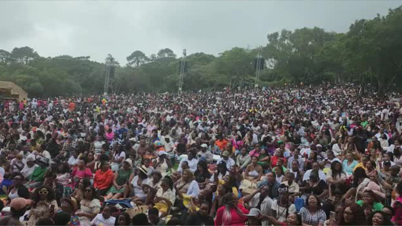 Watch: Ami Faku and Msakiperforming at Kirstenbosch Summer sunset Concert