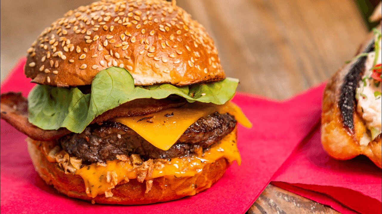 you_cook_up_a_delicious_Wagyu_Burger_with_Cheese