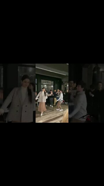 ПАРЕНЬ И ДЕВУШКА ТАНЦУЮТ ОЧЕНЬ КРАСИВО 2022 #shorts