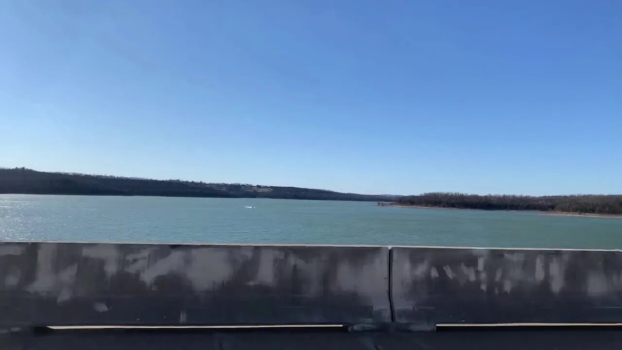 Lunche on the lake