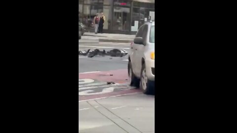 🟨 紐約市街頭發生了什麼？ 🟨