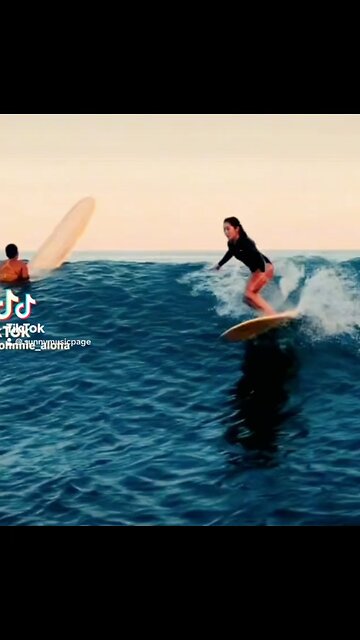 Surfing clip