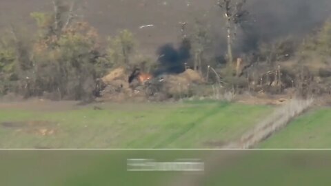 Drone footage from the battles in southern Ukraine, of a Russian MBT destroyed by the Ukrainian!