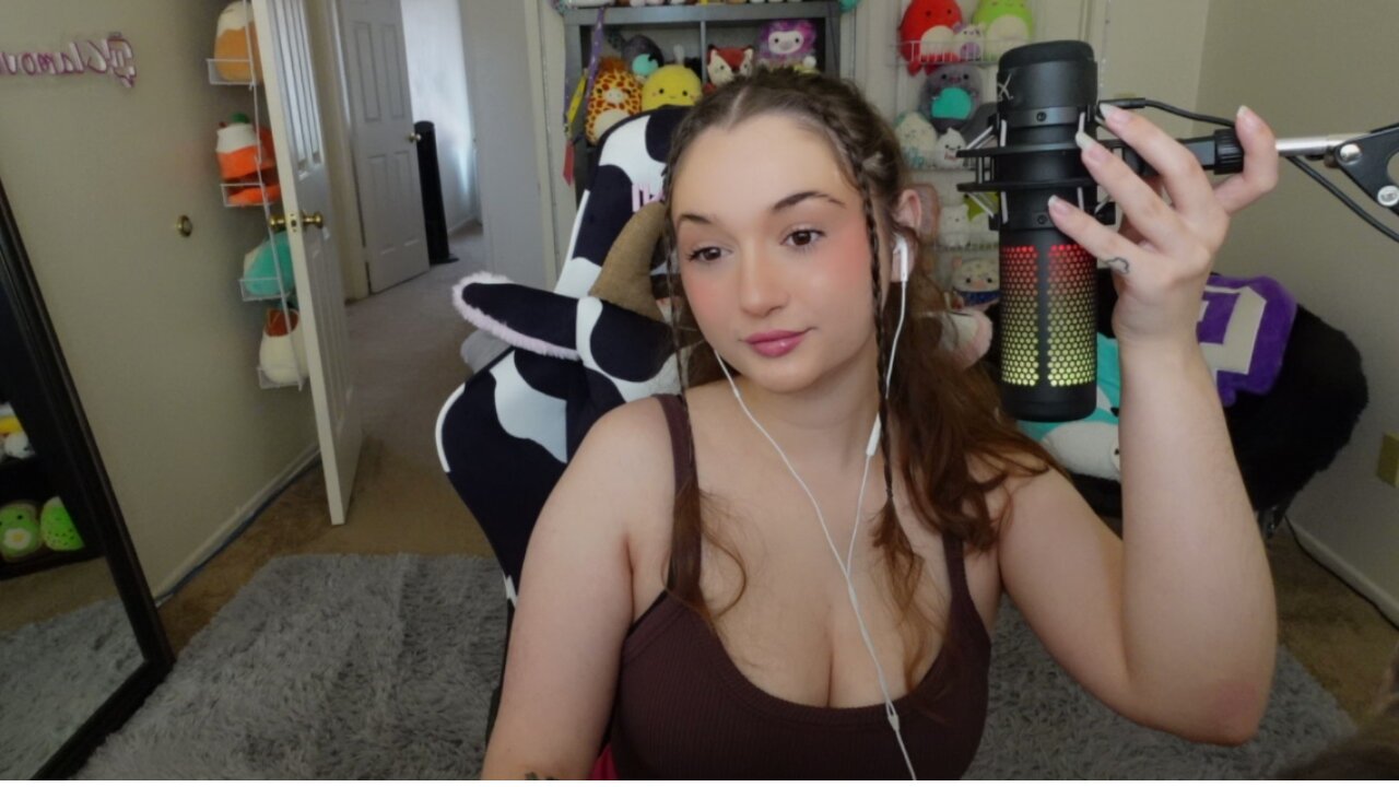 Glamourx Is Hot and Playing COD !DISCORD