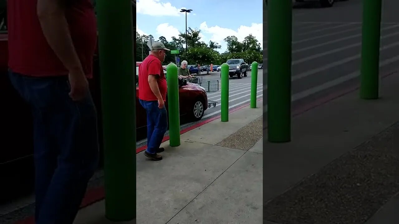 Elderly #gangstalking couple parking right near me.. Everything red!