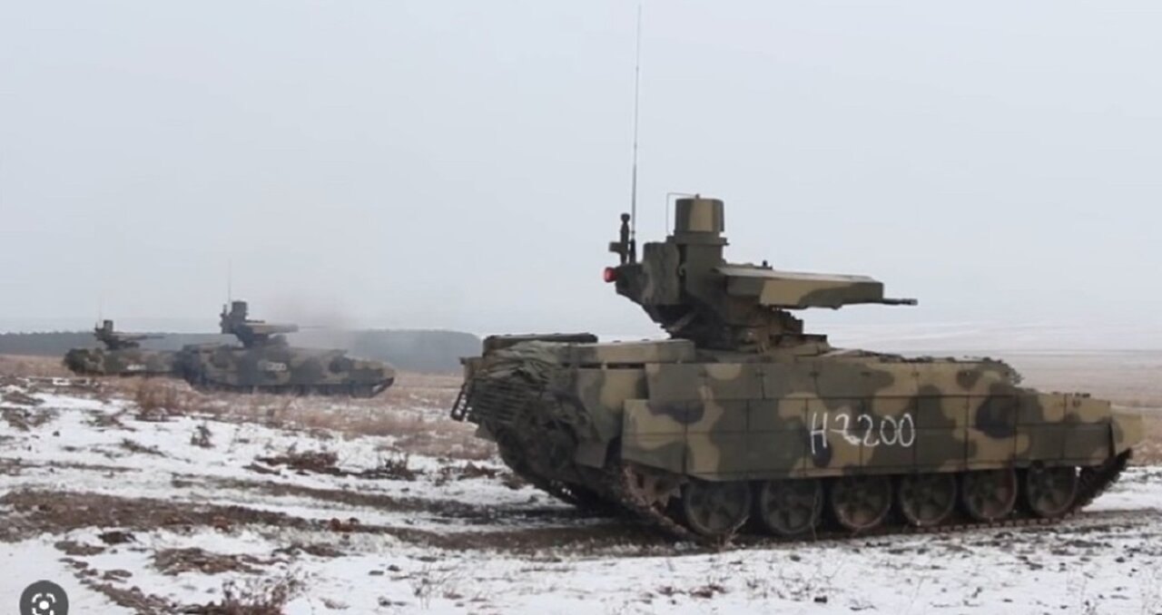 BMPT Terminator ruso sobre soldados de la OTAN /ucranianos que se esconden en el bosque
