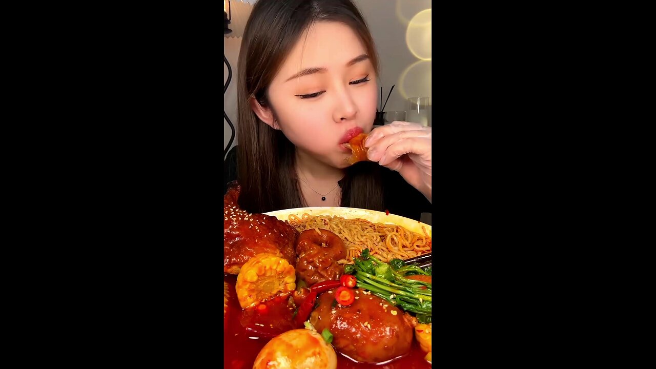 Food ASMR Eating my Jarritos Nike SB Dunk #baderalsafar #food #foodasmr #foodlover #asmr #mukbang