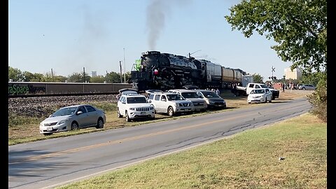 UP 4014 going thru Denton TX