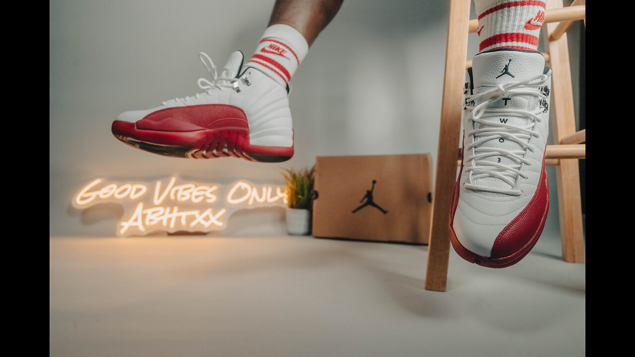 Air Jordan 12 Cherry
