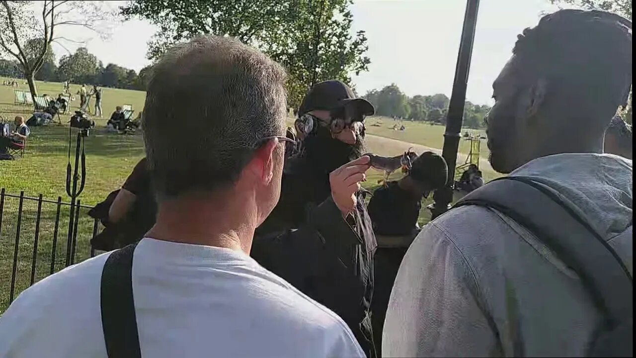 The Masked Big Nose man vs Some Christians At Speakers Corner