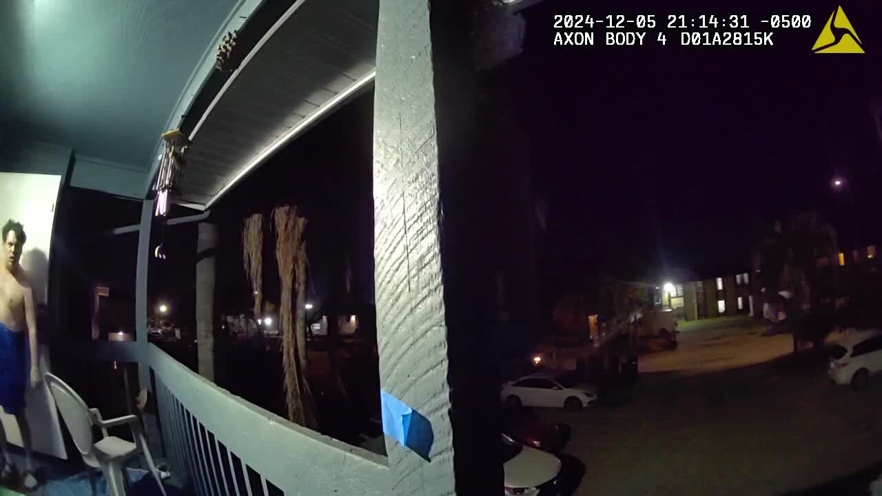 Florida Cops Burst Through Window and Shoot and Kill Woman’s Knife-Wielding Attacker