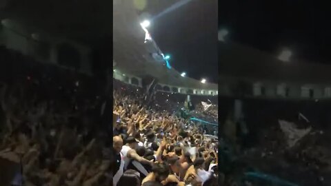 Explosão da torcida no gol do Nenê