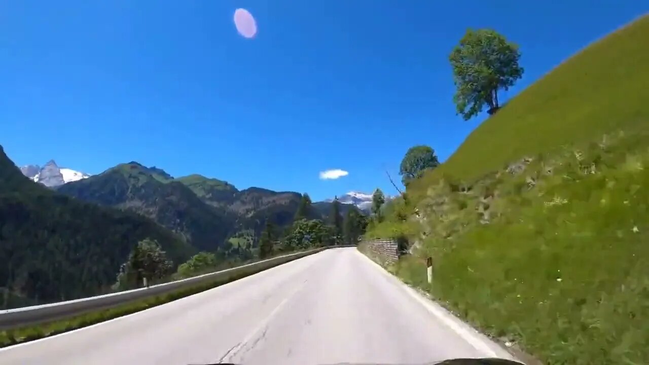 21 * Is the scenery different? Traveling with a camera, Italian roads