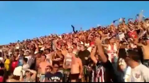 Torcida do Paulista dando show e garantindo o acesso