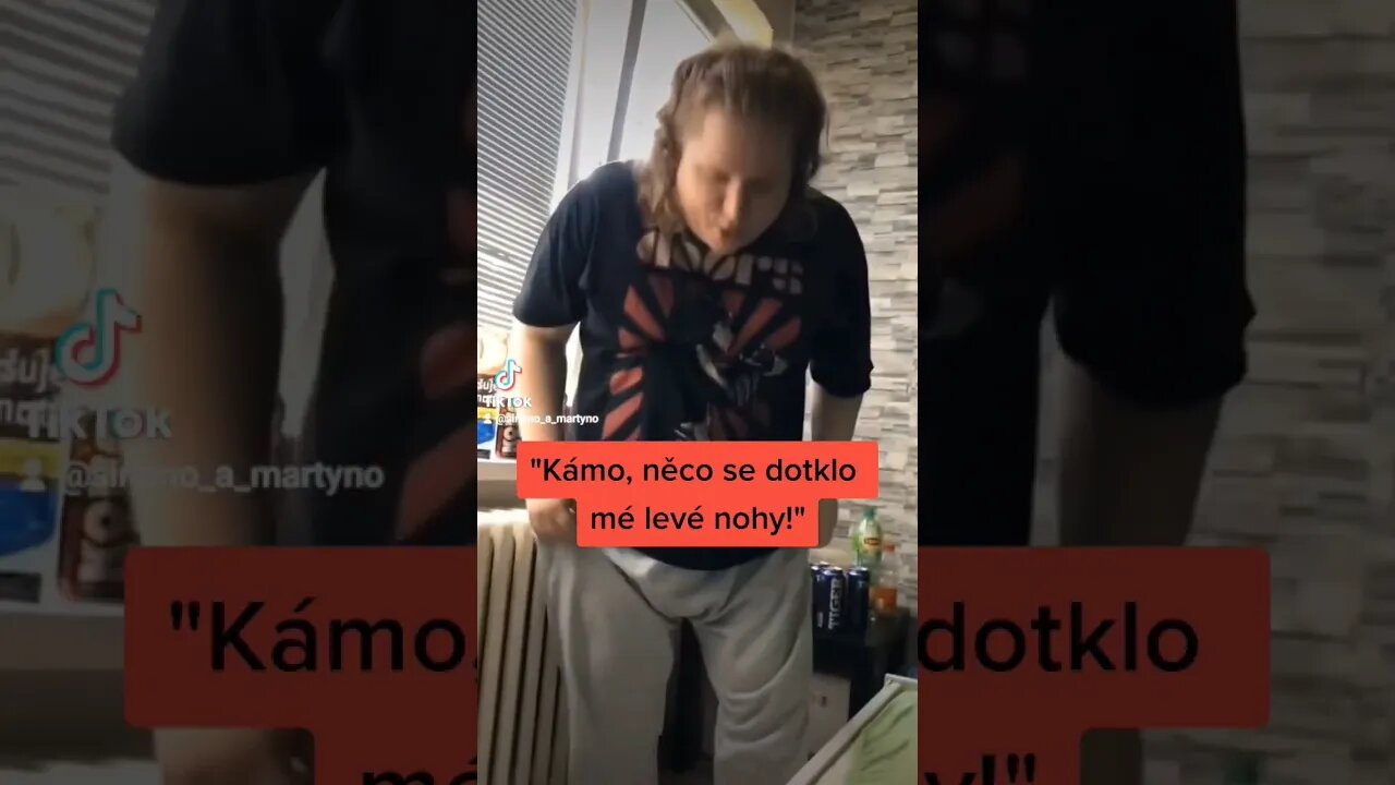 NĚCO se u mě doma DOTKLO mé levé NOHY! NEUVĚŘÍŠ, co to BYLO! #funny #shorts #tiktok