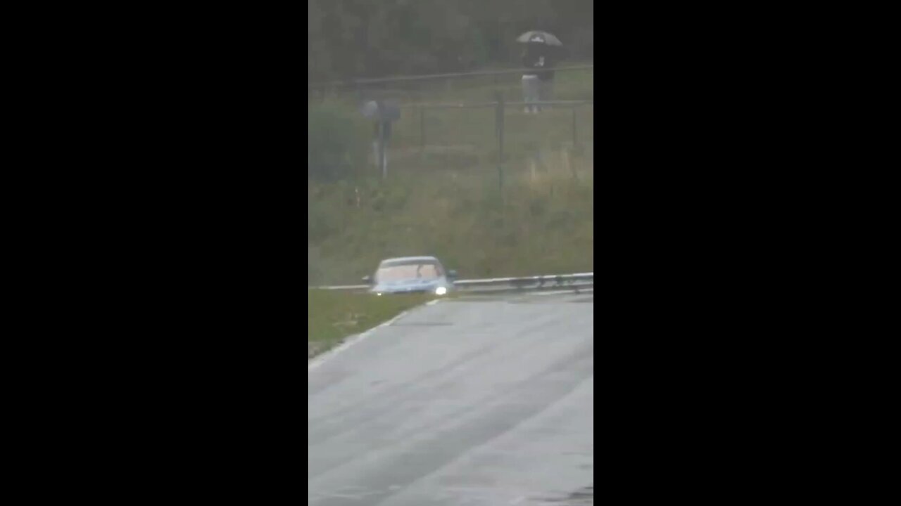 E92 M3 sliding on the track