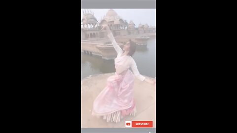 🇷🇺Russian Girl's dance in Vrindavan, India 🇮🇳