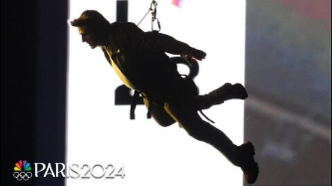 Tom Cruise captivates with roof stunt at Closing Ceremony _ Paris Olympics