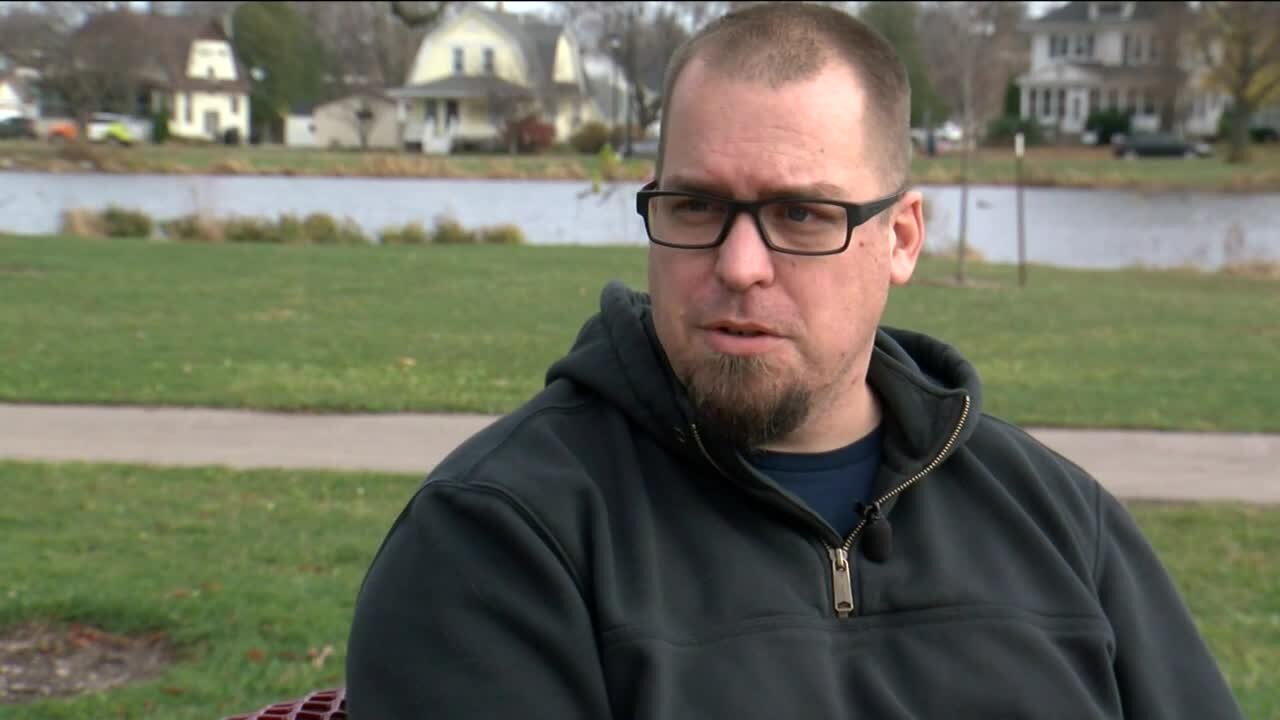 Wisconsin veteran says a cup saved his life, the message he has for others contemplating suicide