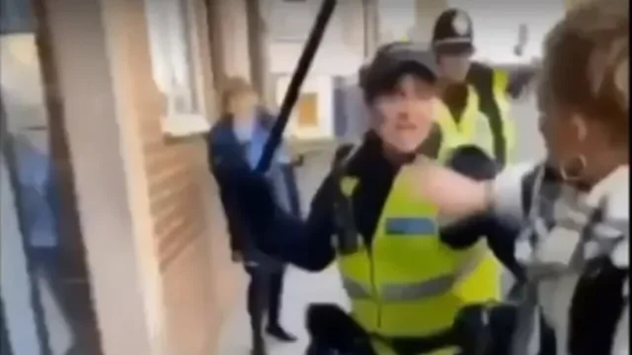 UK Show How Not To Use A Police Baton - This Is Deadly Force Good Thing People Can't Have Guns