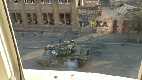 🇺🇦GraphicWar18+🔥Javelin Direct Hit on Russian Tank Battle in Mariupol - Ukraine Forces(ZSU) #Shorts