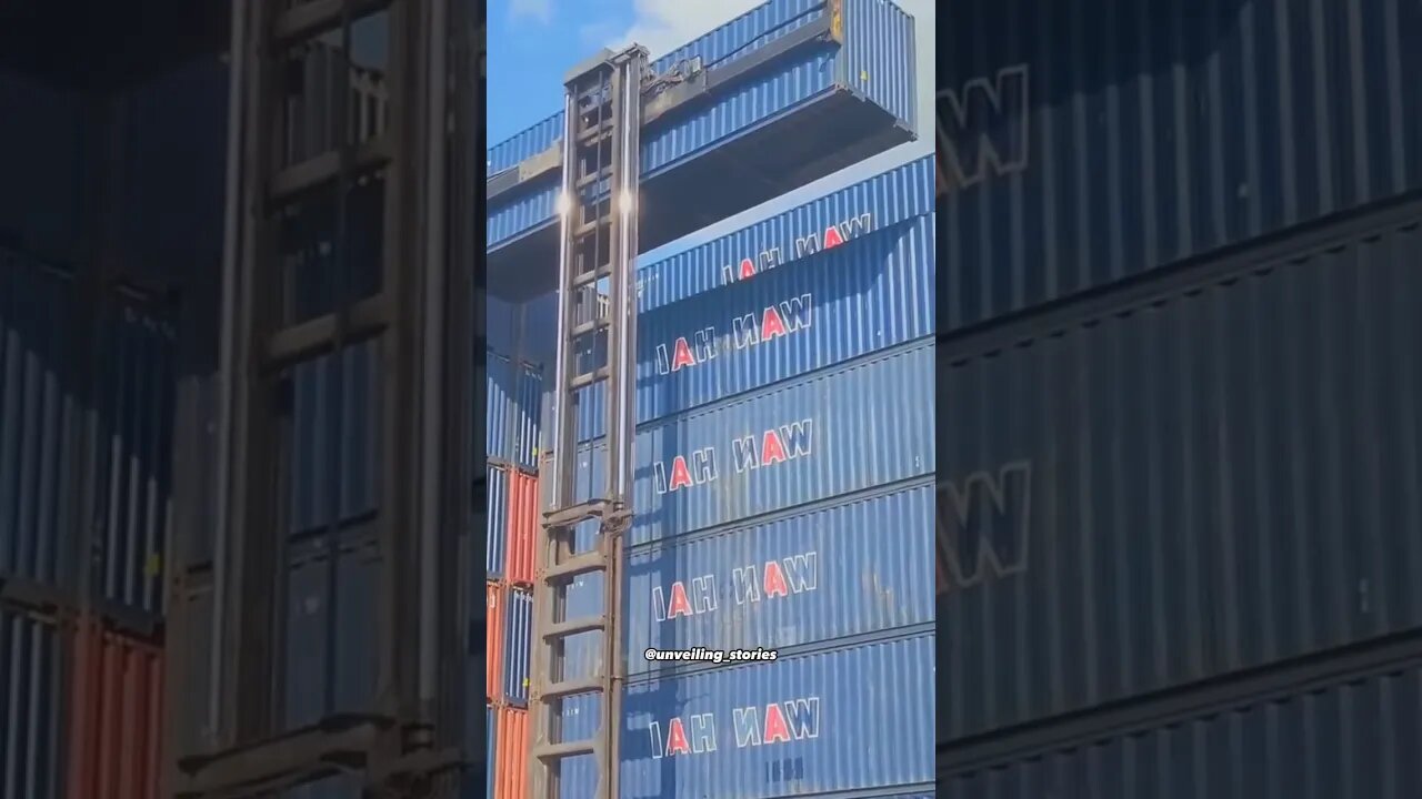 Containers Loadings 🤯🤯 #work #viral #containers #ships #hardwork #shortsvideo #short