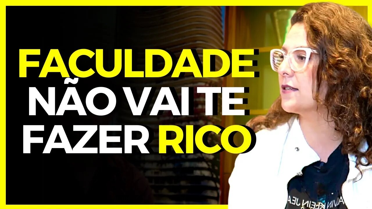 FAZER FACULDADE OU MARKETING DIGITAL? // Maria Ligia