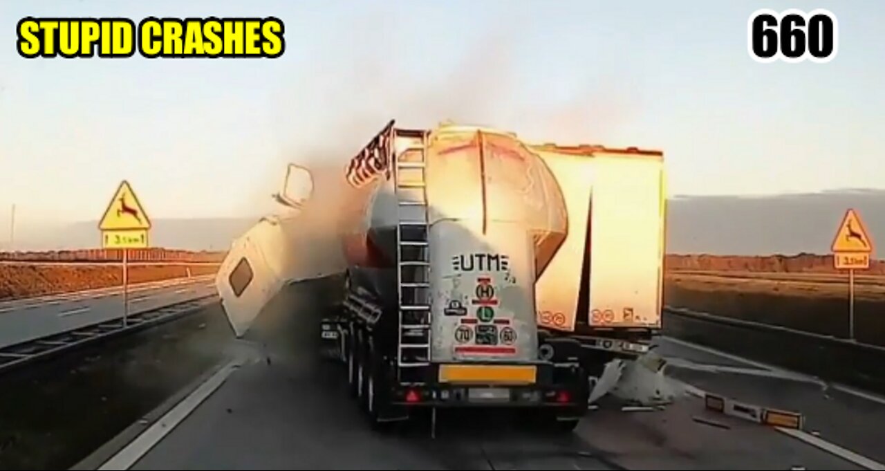 Stupid driving mistakes 660 (December 2021 English subtitles)