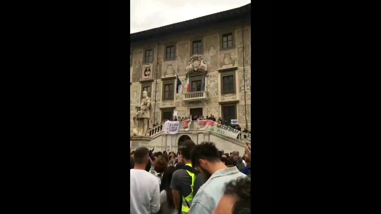 Italian University Protest COVID Vaccine