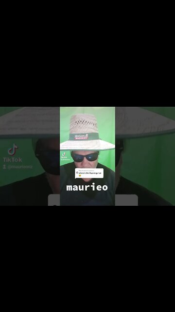 maurieo #shorts KEEPING MY HAT DRY