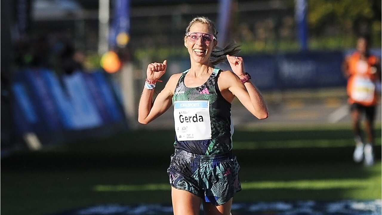 Watch: Fourth successive victory for Gerda Steyn in Two Oceans Marathon