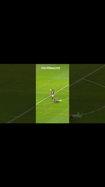 ESCORREGA!!! HULK NÃO VÊ A COR DA BOLA NO CLÁSSICO.