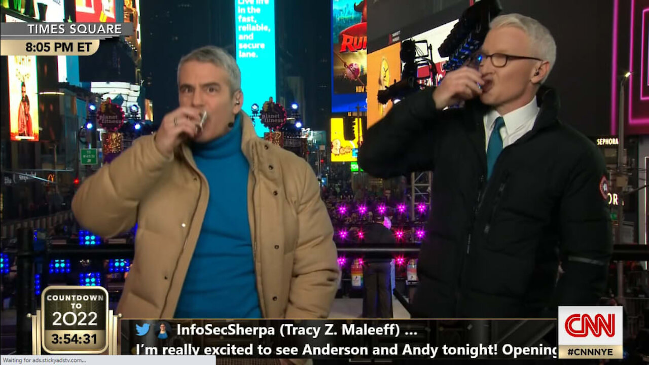 CNN Live at 2022 Time Square: Drunk Guest Rants on De Blasio as "Horrible Mayor"