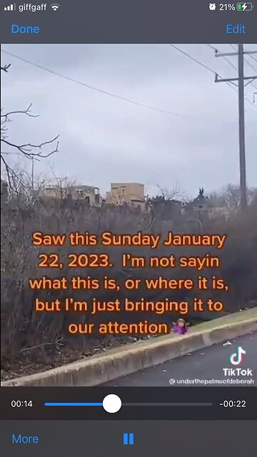 Military vehicles : mile long on train tracks 22/01/2023