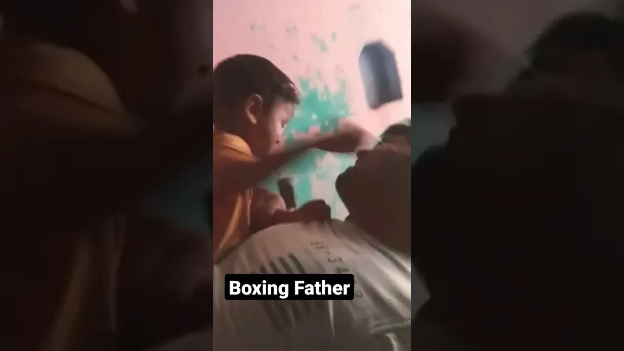 बच्चे ने पिता से की बॉक्सिंग वीडियो पूरी देखें vlog #rudrakrishna #ytshorts #vlog #vol5 #viral