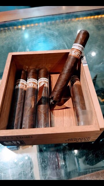 Cigar of the Day: Roma Craft Intemperance VO 1920 5x50 Robusto #Short #Cigars