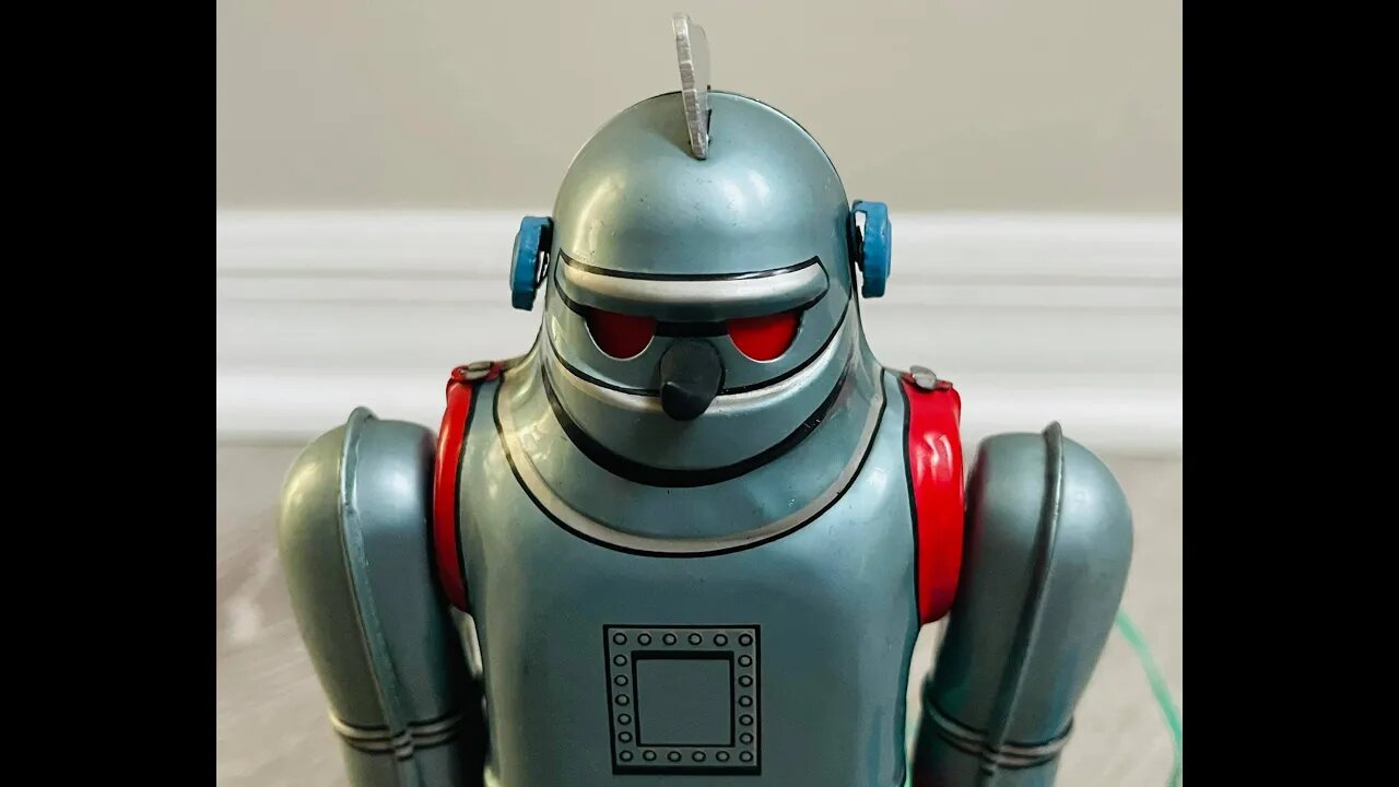 The elusive remote control Tetsujin No 4 makes a rare appearance!