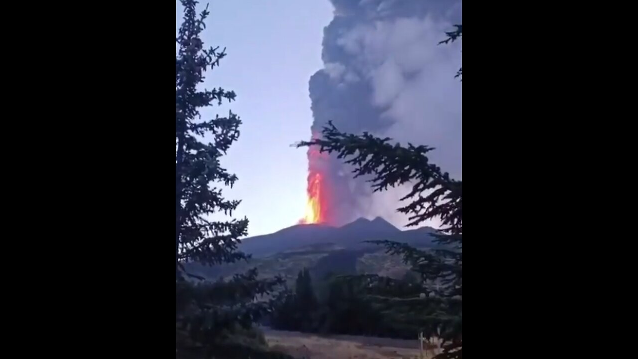 Mount Erna Erupts In Sicily