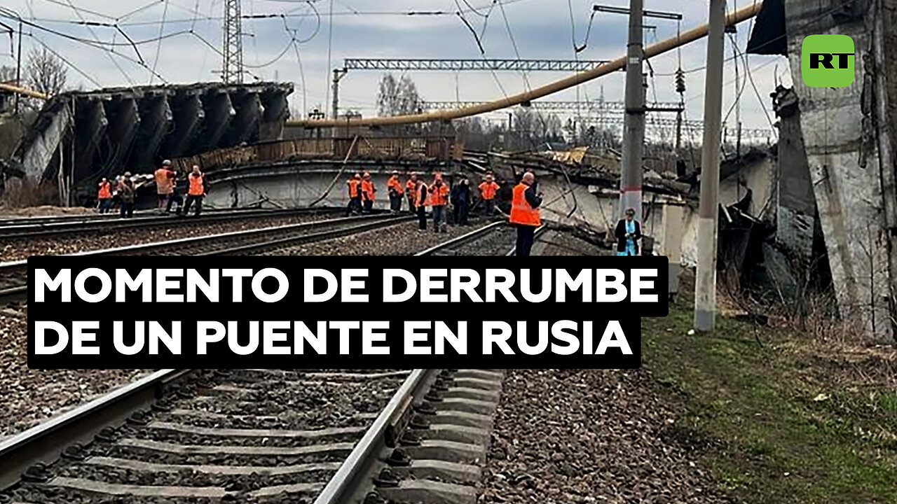 Captan el momento de derrumbe de un puente en el oeste de Rusia