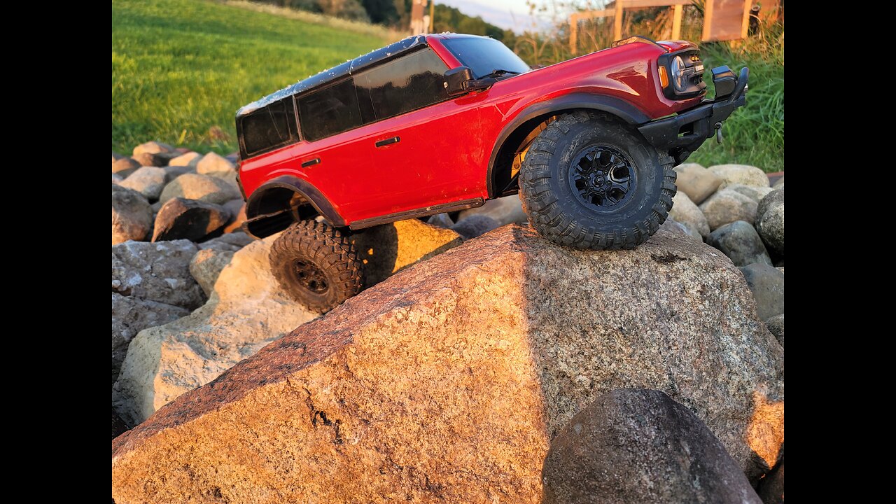 Traxxas TRX4 2021 Bronco Trail Crawling