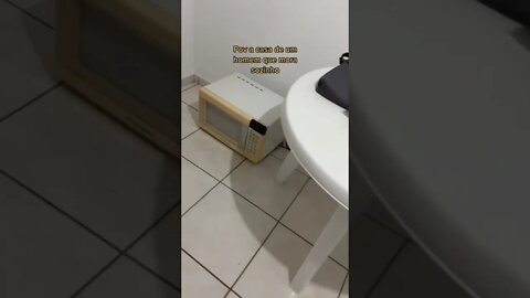 Casa de um homem morando sozinho