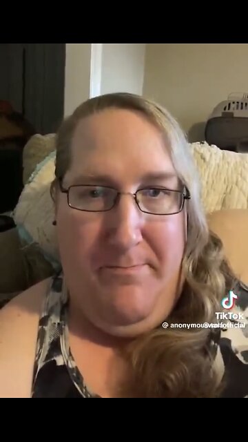 TRANSGENDER-MAN POST MESSAGE🚽🚺📢💬🧔‍♀️📸BEING BANNED USING WOMENS BATHROOM🚽🚺💫